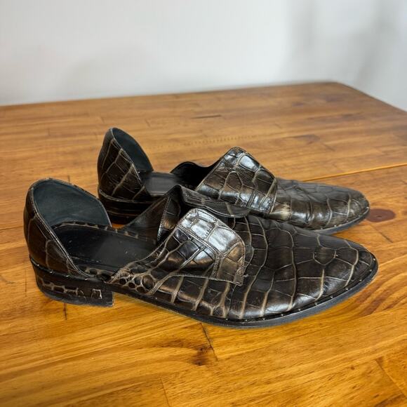 Freda Salvador Laceless Dorsay Croc Embossed Leather Point Toe Brown Flat Size 9 - Picture 1 of 7